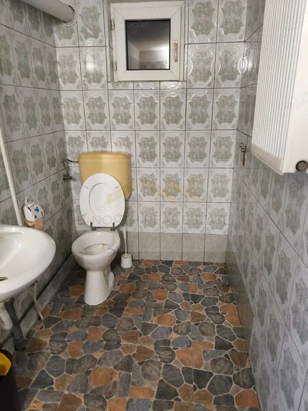 Apusului spatiu comercial stradal 50 mp + parcare